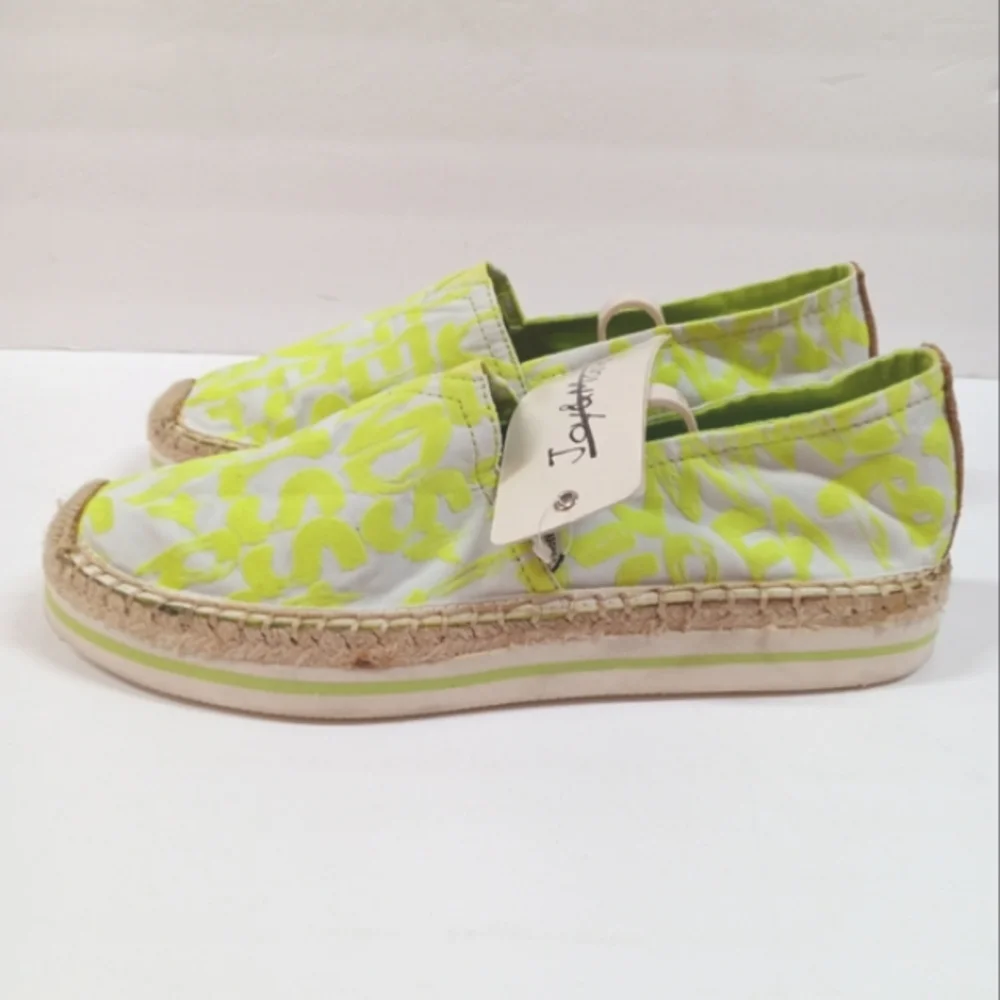 NEW Joy & Mario Love Flocked Print Letters Neon Yellow/Green Size 7